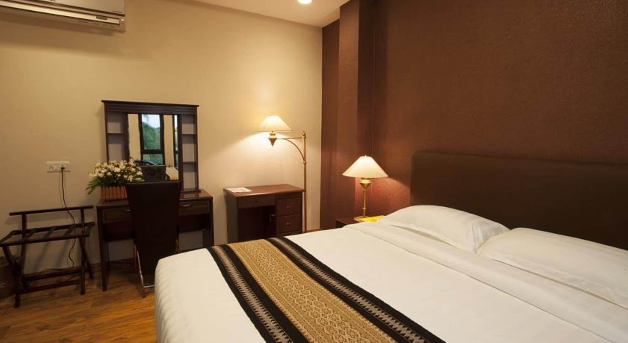Hotel Kan Yeik Thar Янгон Экстерьер фото
