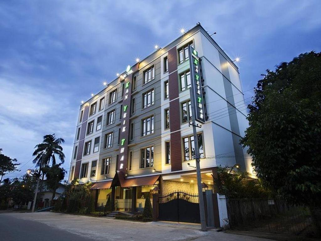 Hotel Kan Yeik Thar Янгон Экстерьер фото